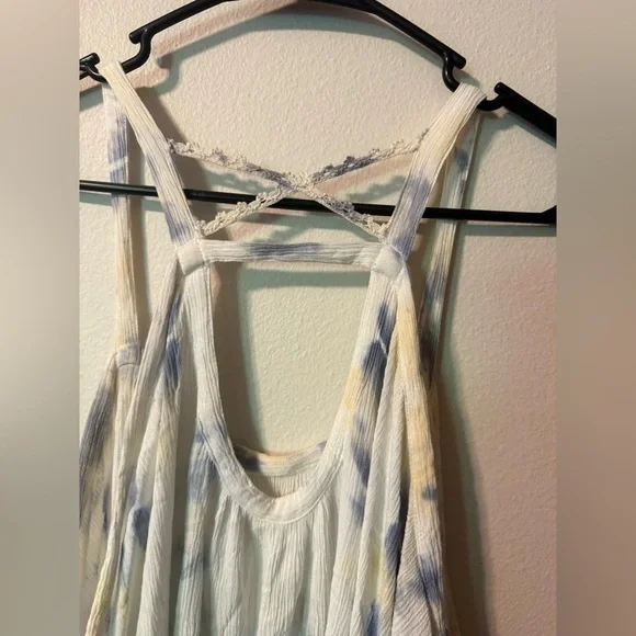 Hippie Laundry Cream and Blue Tie-Dye Top - Picture 6 of 6
